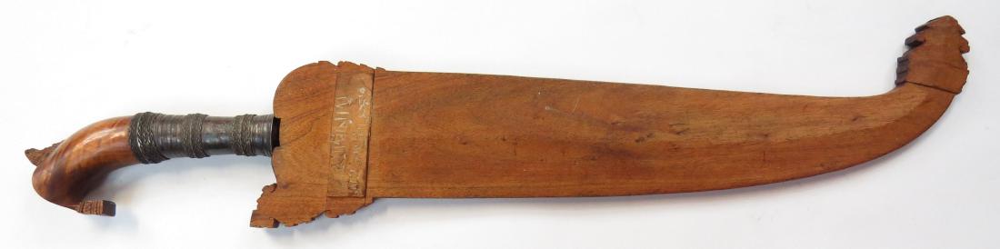 A RARE MORO BARONG SWORD (1 of 6)
