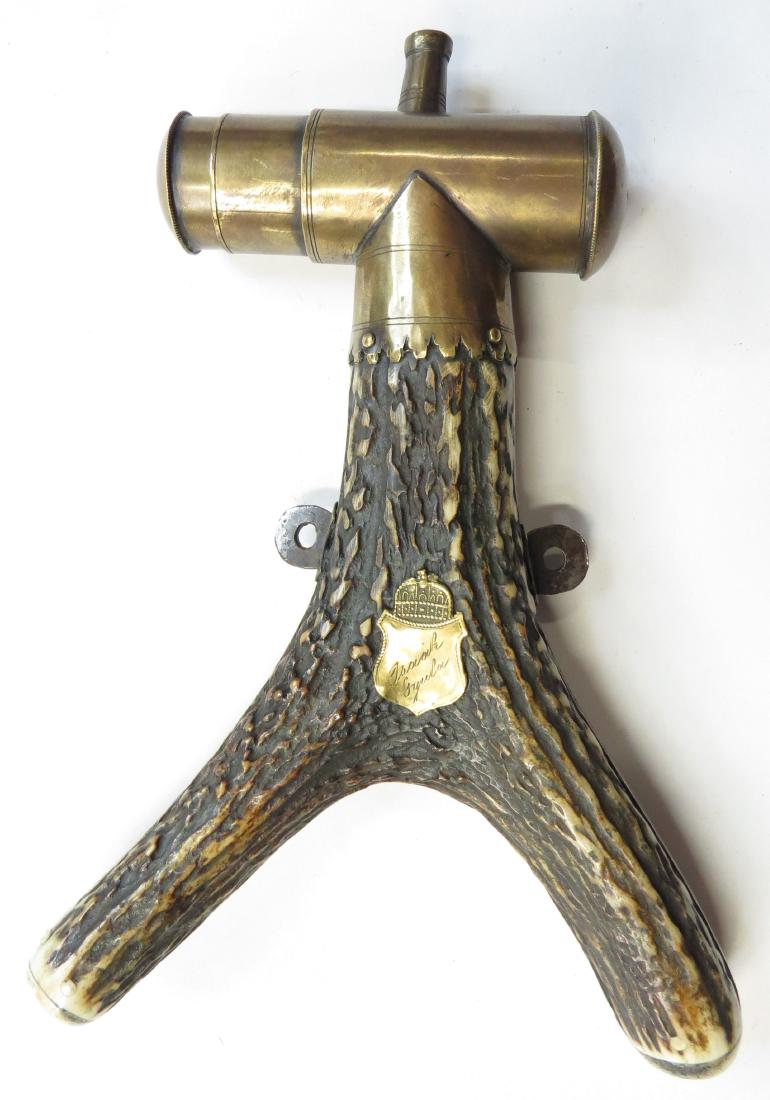 A RARE HUNGARIAN POWDER FLASK (1 of 5)