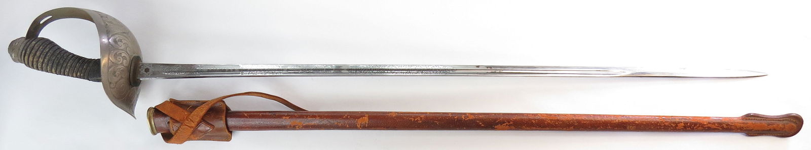 A BRITISH M 1912 OFFICERS SWORD (1 of 10)