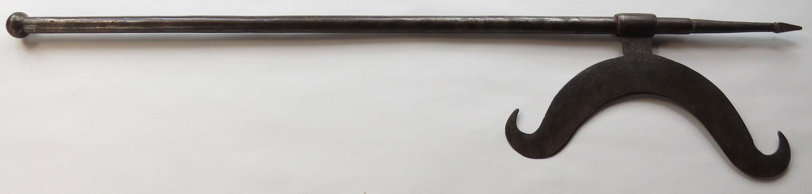 AN INDIAN BATTLEAXE (1 of 4)