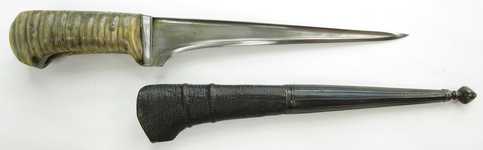 AN AFGHAN PESH QABZ DAGGER (1 of 6)