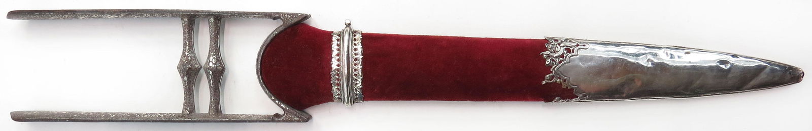 A FINE & RARE INDIAN KATAR DAGGER (1 of 7)