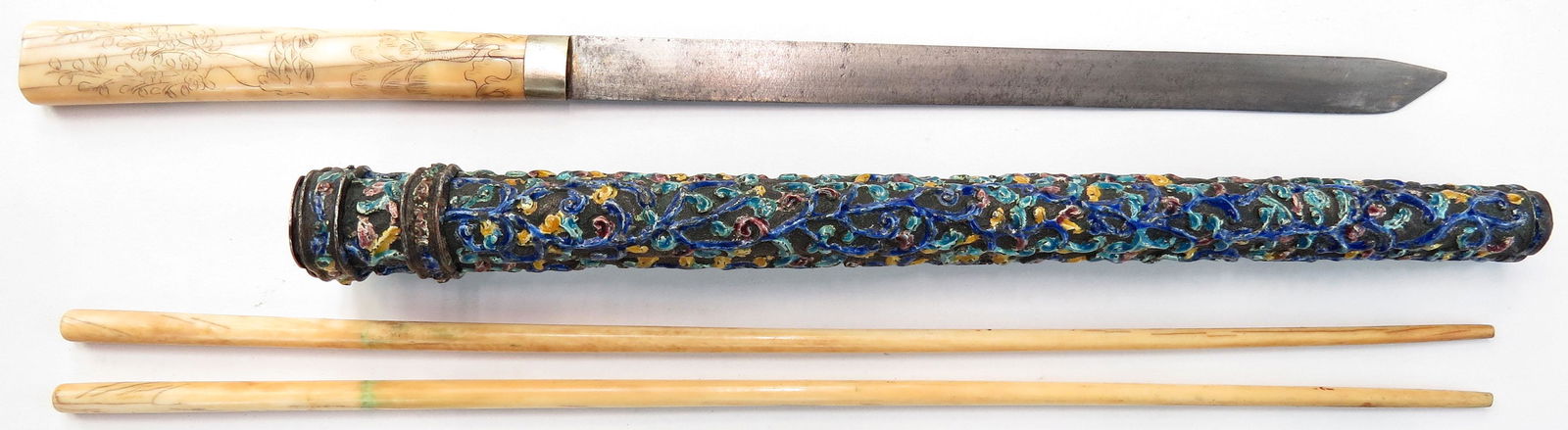 A RARE CHINESE TROUSSE KNIFE (1 of 3)