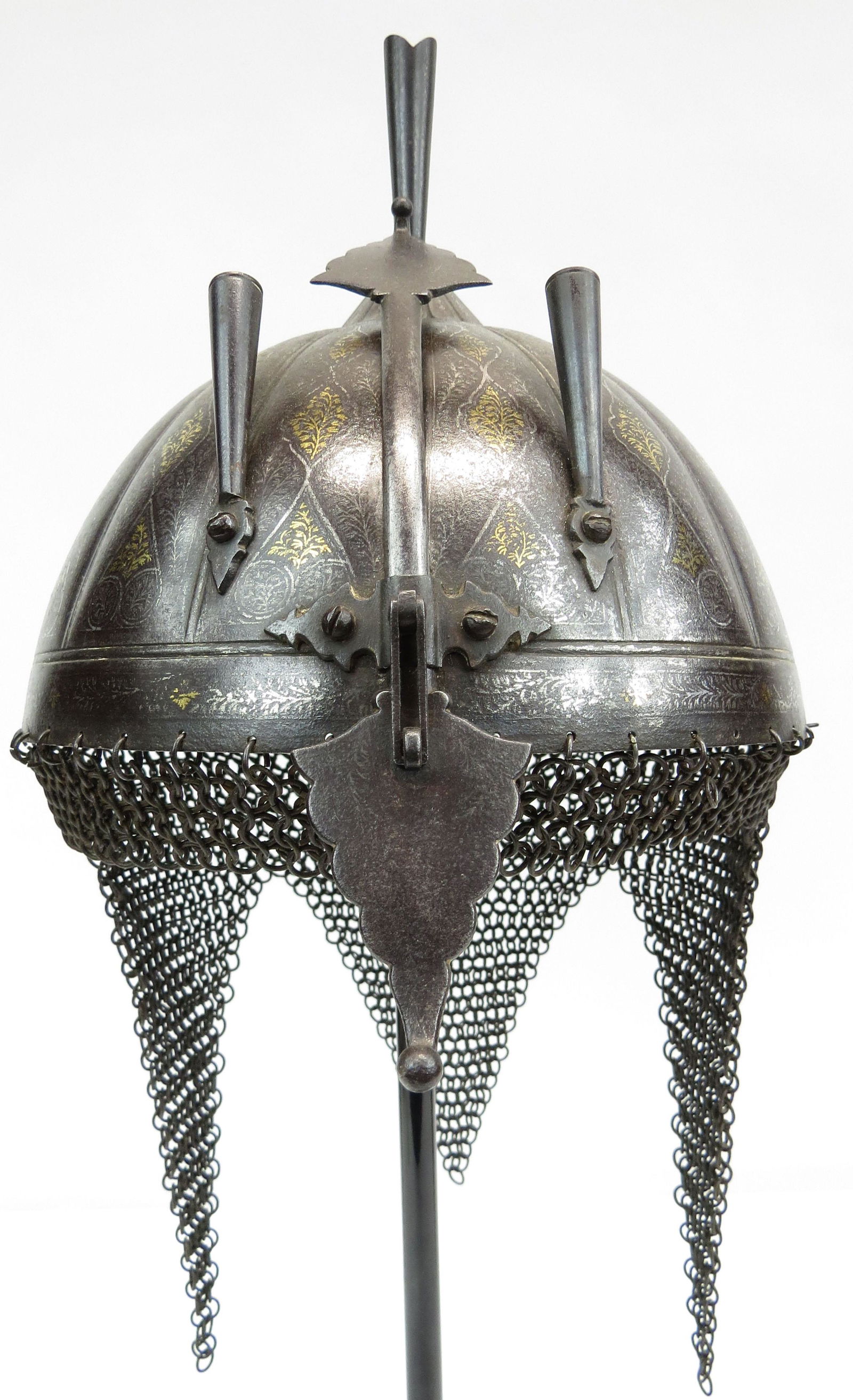 A MUGHAL INDIAN TOP HELMET (1 of 6)