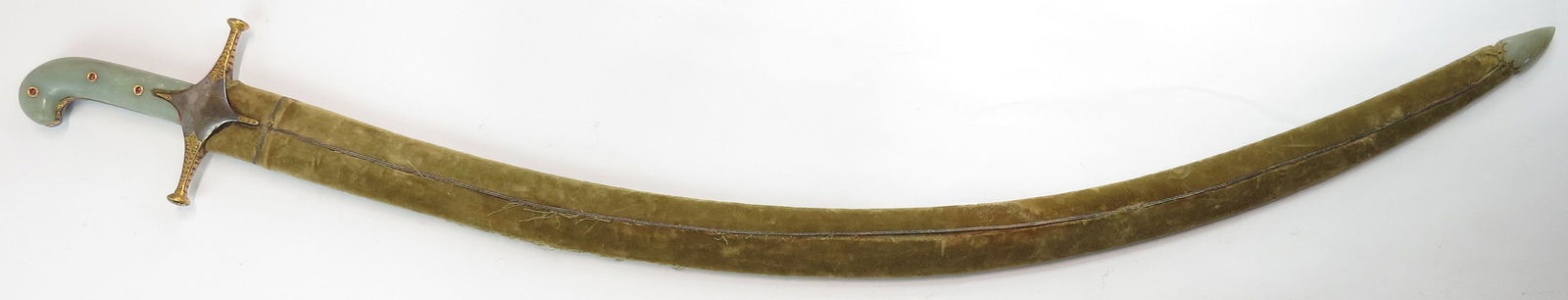 A FINE MUGHAL SHAMSHIR SWORD (1 of 10)