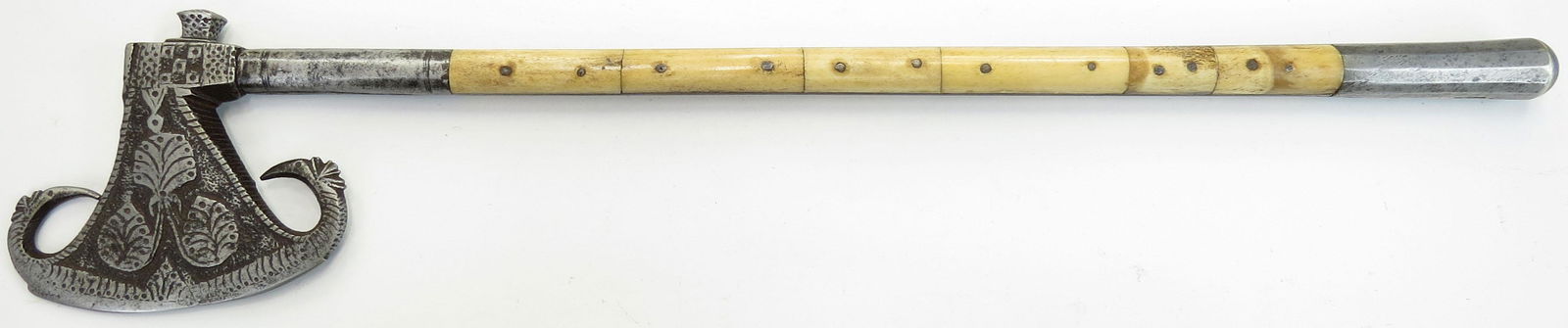 A RARE INDIAN BATTLEAXE (1 of 4)