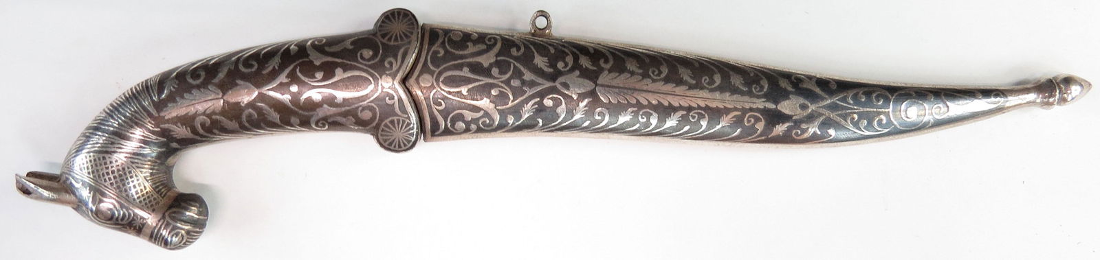 AN INDIAN KHANJAR DAGGER (1 of 4)