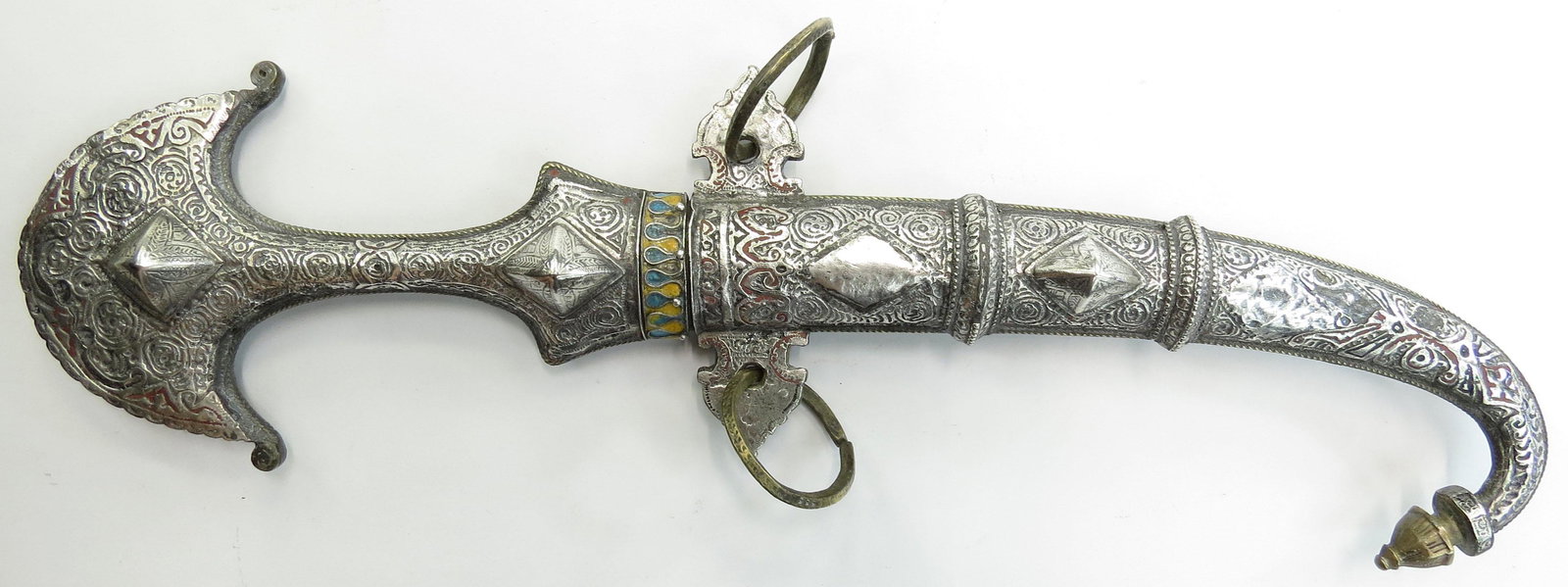 AN EARLY MOROCCAN KOUMMYA DAGGER (1 of 5)
