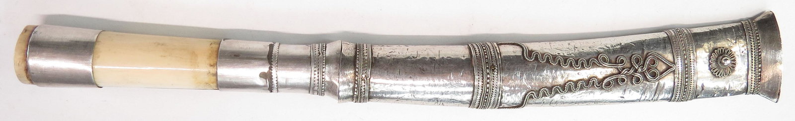 A BURMESE DHA DAGGER (1 of 3)