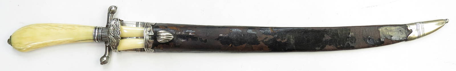A FINE CONTINENTAL HUNTING SWORD (1 of 10)