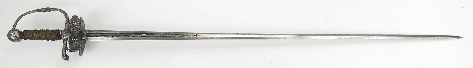 A RARE CONTINENTAL TRANSITIONAL RAPIER SWORD (1 of 9)