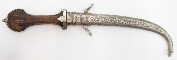 A MOROCCAN KOUMYA PRESENTATION DAGGER