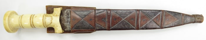 A RARE AFRICAN CONGO DAGGER