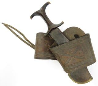 A RARE SUDANESE DAGGER AND BELT