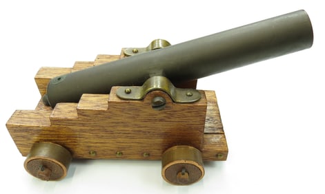 A BLACK POWDER MODEL NAVAL CANNON