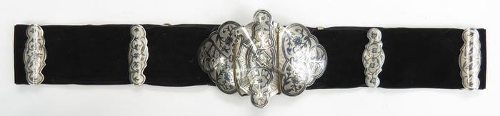 A CAUCASIAN NIELLOED SILVER BELT
