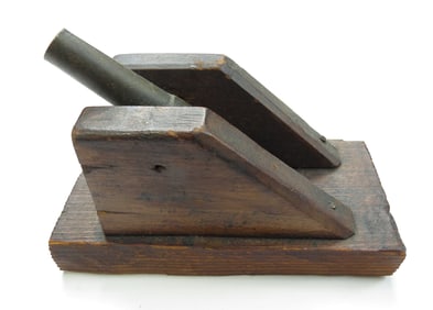 A BLACK POWDER CANNON