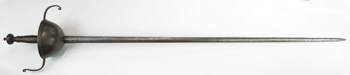 A CARRIBEAN PIRATE RAPIER SWORD