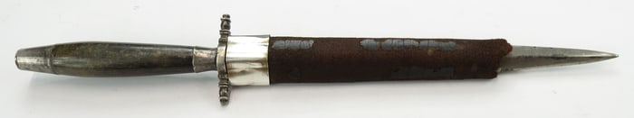 A RARE PHILIPPINES DAGGER