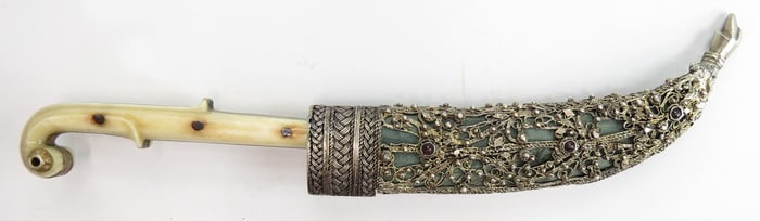 A RARE BOSNIAN DAGGER