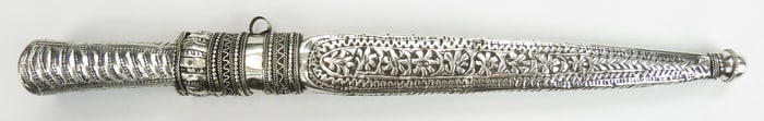 AN INDIAN KARD DAGGER