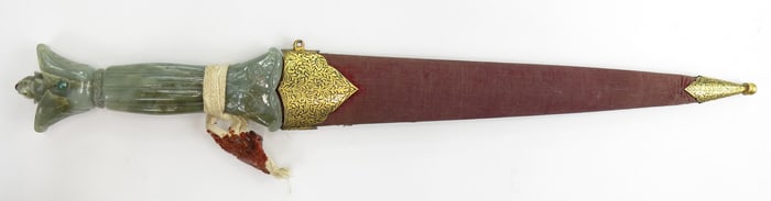 A FINE INDIAN DAGGER
