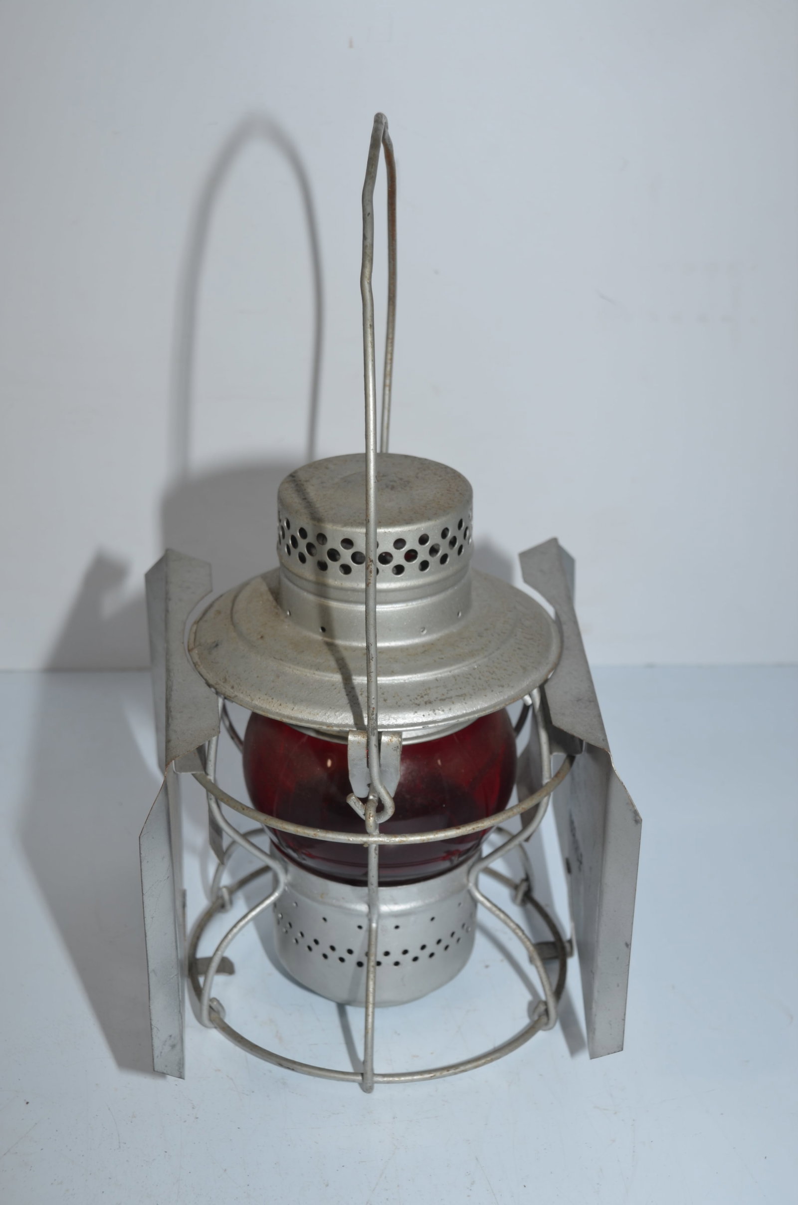 Elgin Joliet and Eastern RR Handlan Crossing Guard Blinder Lantern (1 of 12)