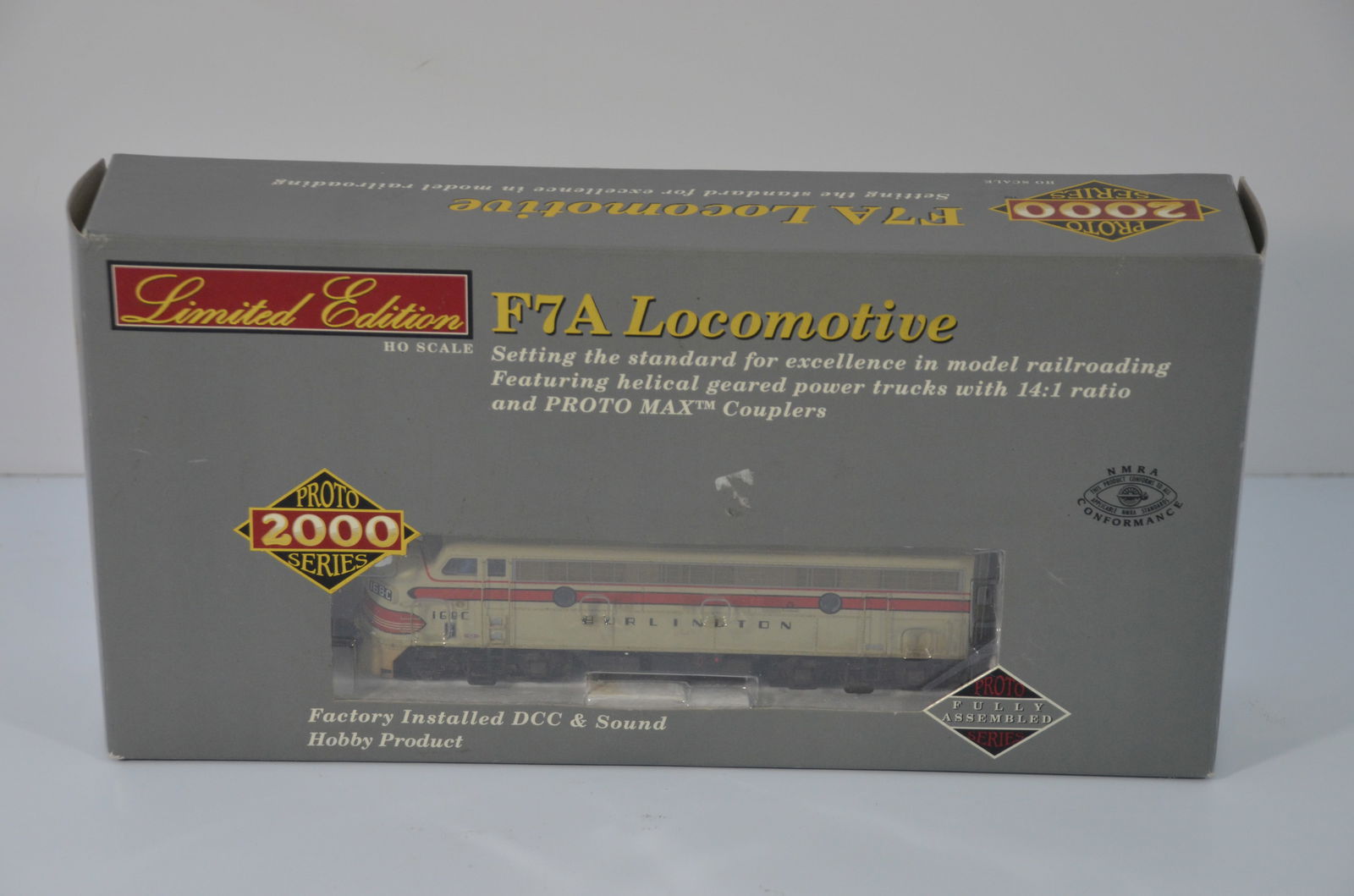Chicago Burlington and Quincy RR Walthers F7A Diesel Loco #168C-DCC/Sound-HO Scale (1 of 3)
