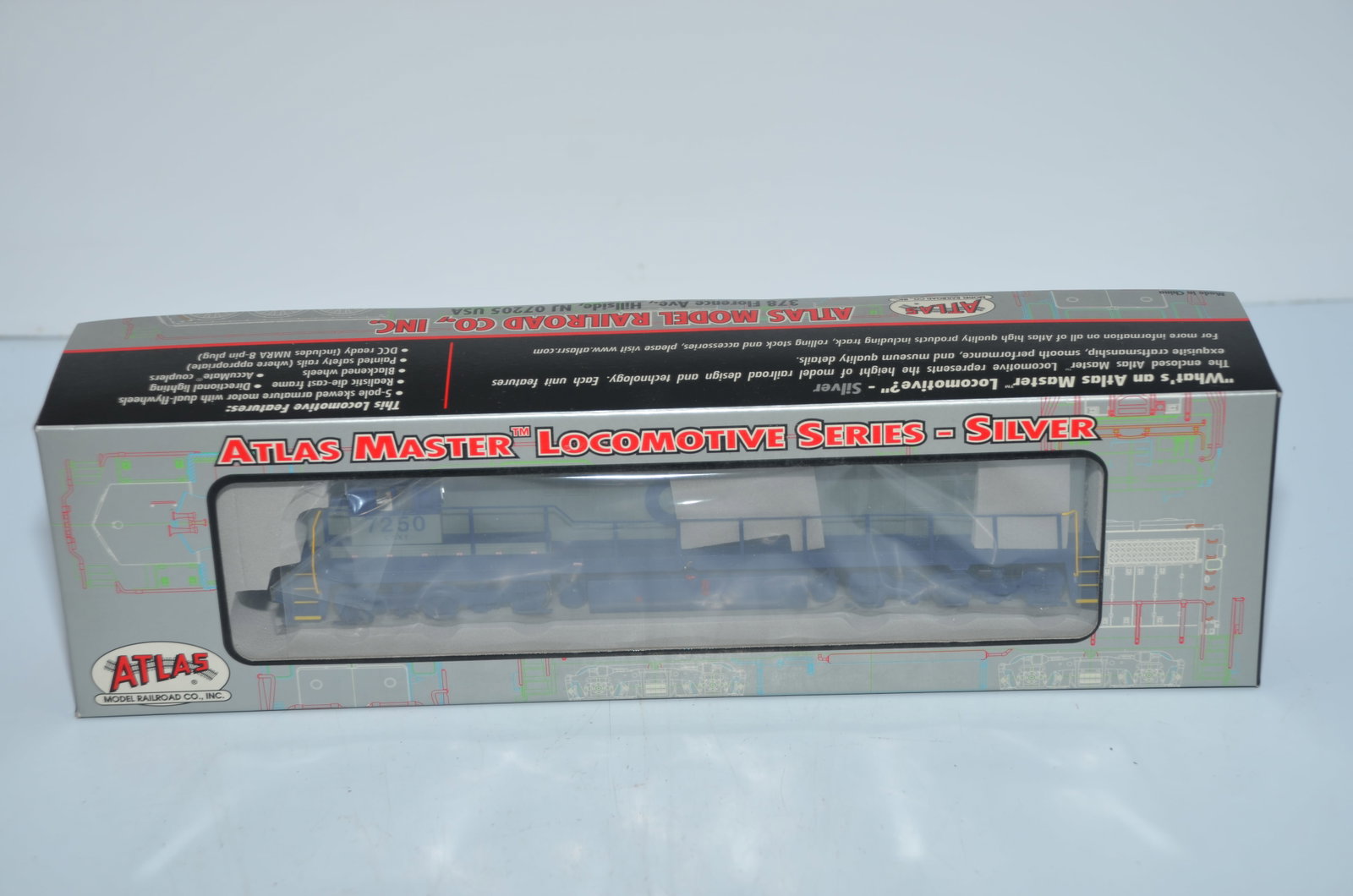 CSX RR Atlas Master GE U30C DC Diesel Locomotive #7250-HO Scale: This is a CSX Railroad Atlas Master GE U30C DC diesel locomotive #7250 in HO scale. It has been tested and runs well!