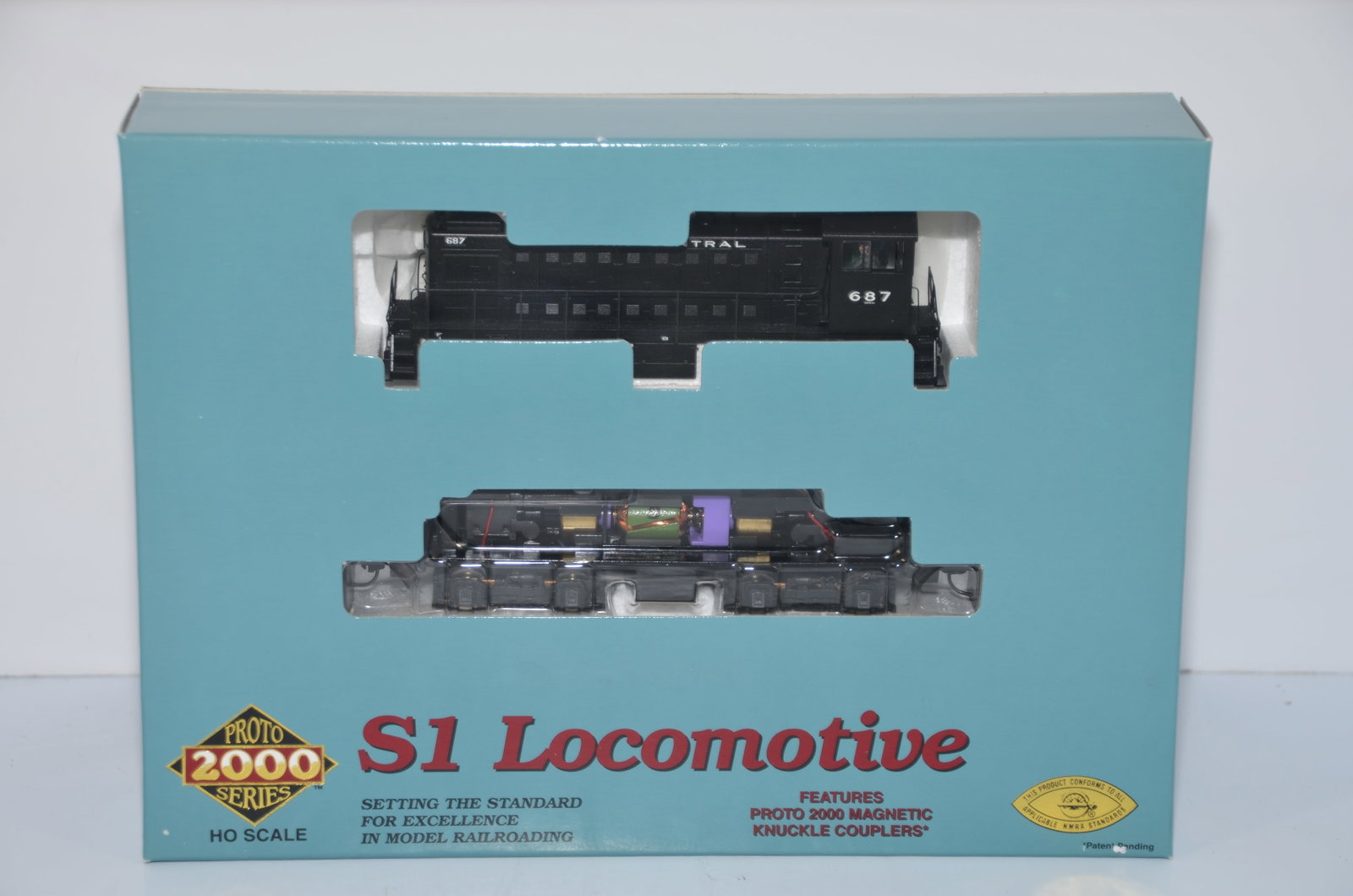 New York Central RR Life-Like Proto 2000 Alco S1 DC Diesel Locomotive #687-HO Scale: This is a New York Central Railroad Life-Like Proto 2000 Alco S1 DC diesel locomotive #687 in HO scale. It has been tested and runs well!