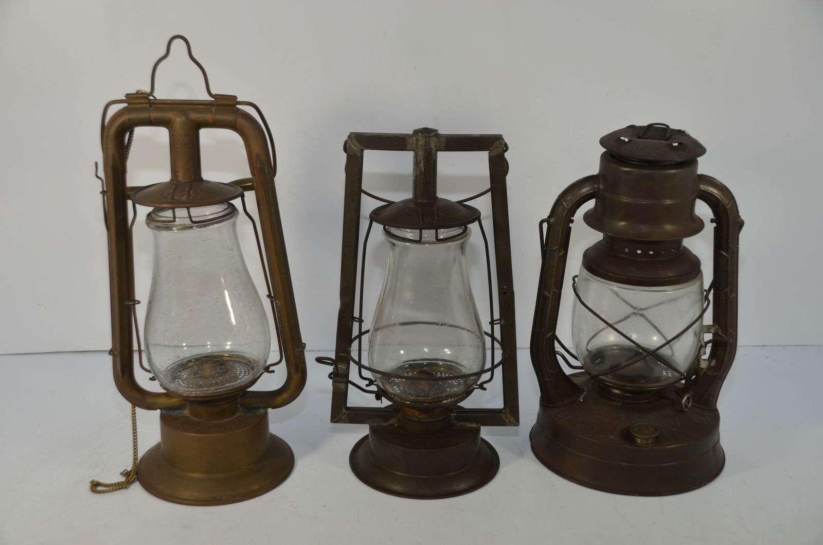 Three Dietz Tubular Lanterns-King Fire Lantern/#0 Victor/#2 D-Lite (1 of 13)