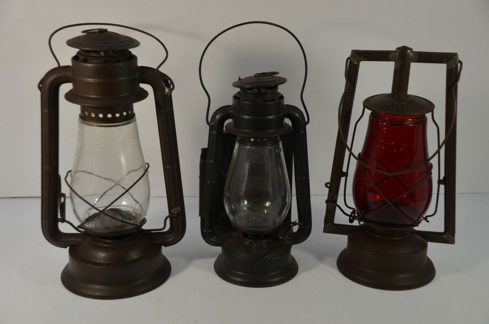 Three Different Dietz Tubular Lanterns-#2 Blizzard/Junior Wagon/Victor (1 of 13)