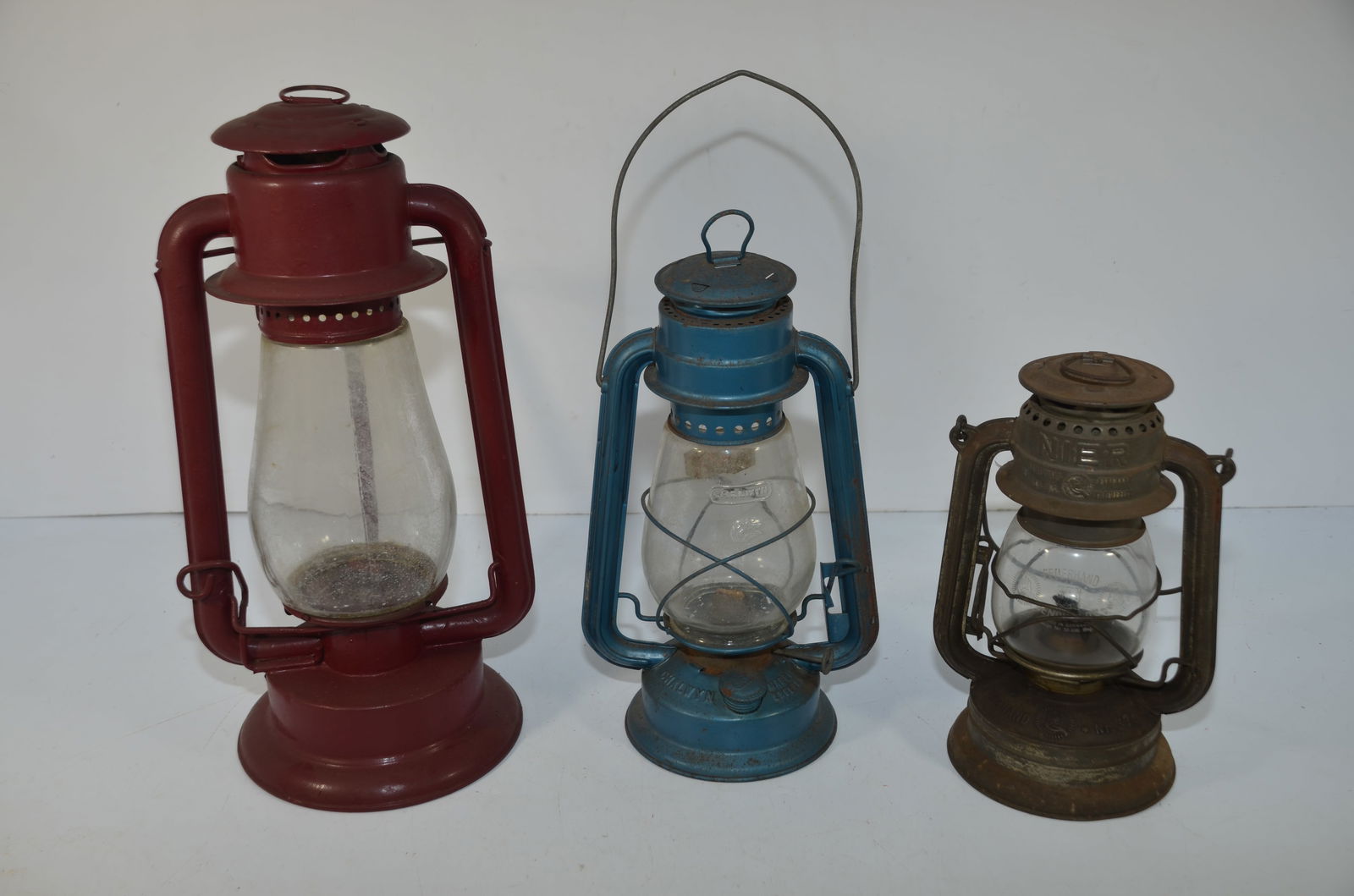 Three Different Tubular Lanterns-Rayo/Chalwyn/Feuerhand (1 of 13)