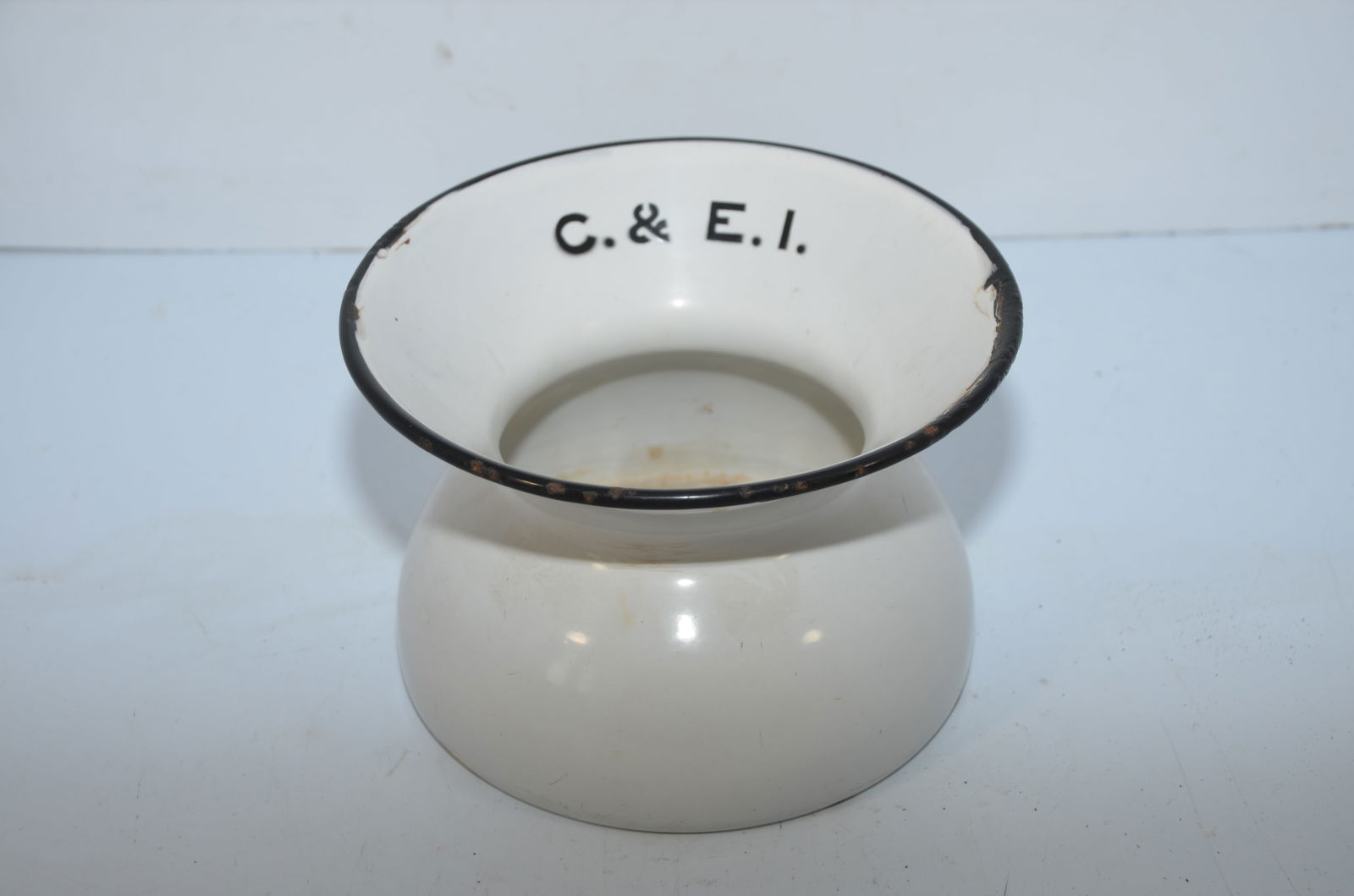 Chicago and Eastern Illinois RY Porcelain Spittoon (1 of 4)