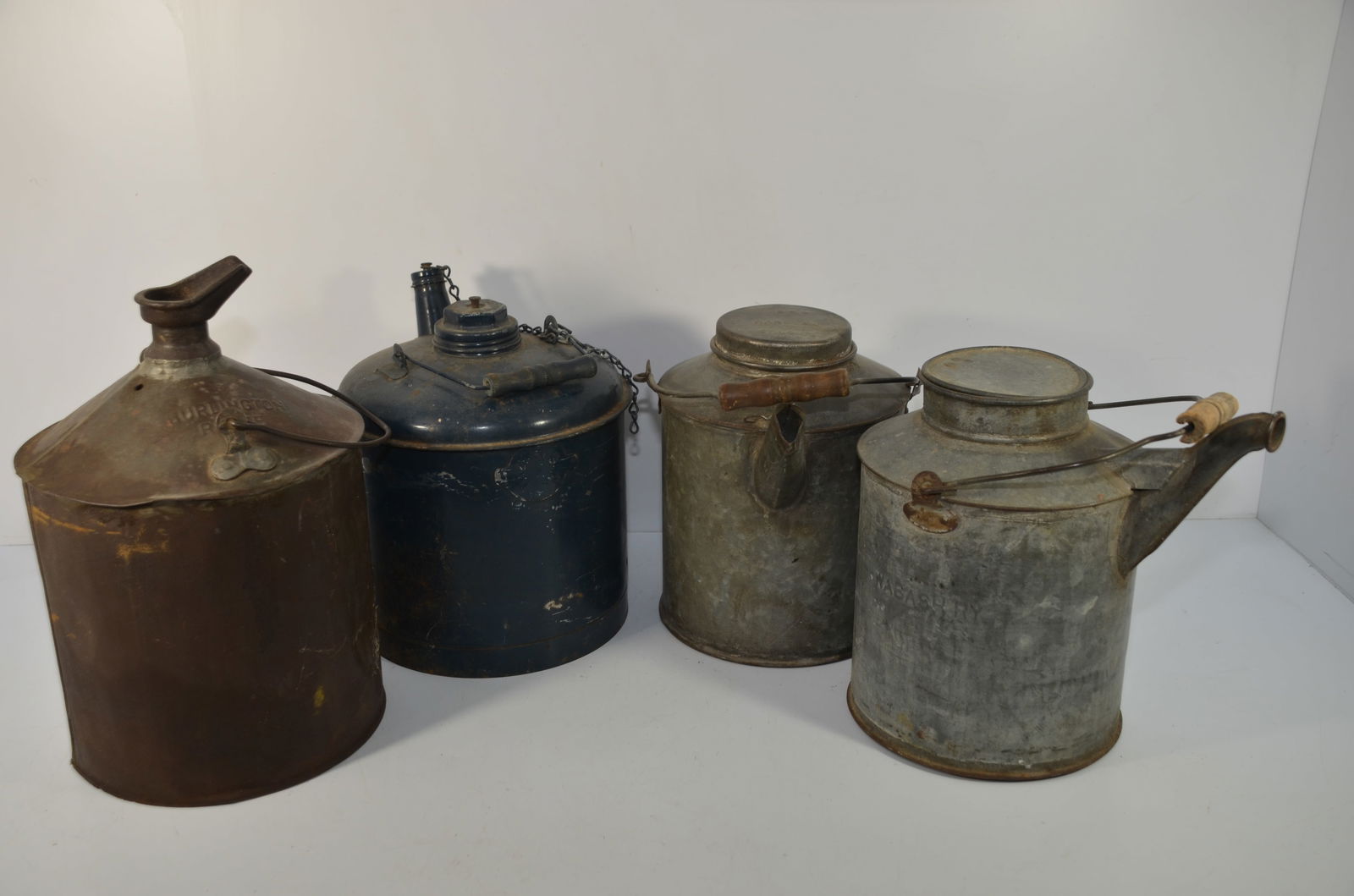 Two Oil Jugs, Two Water Cans, Two Long Stem Oil Cans-CRIP/WAB/DRGW/CBQ Rrs (1 of 7)