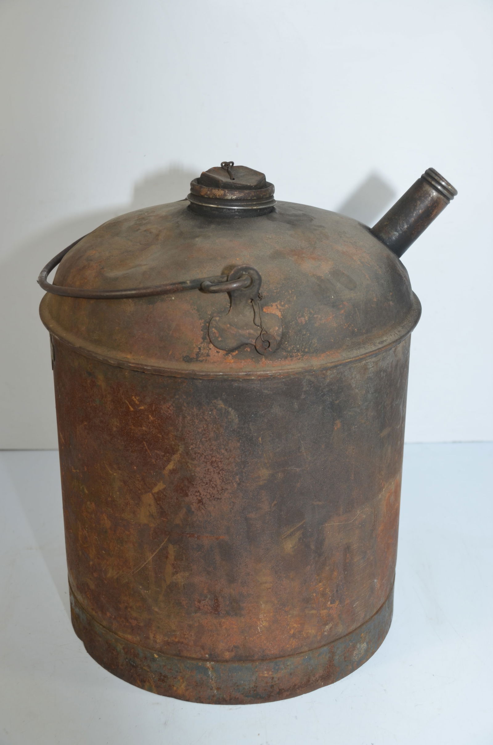 Soo Line RR Five Gallon Eagle Oil Can (1 of 5)