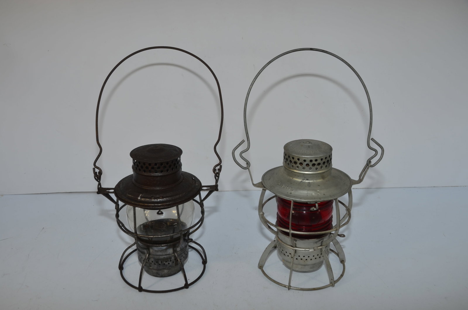 Two Lehigh Valley RR Switchmans Lanterns (1 of 16)