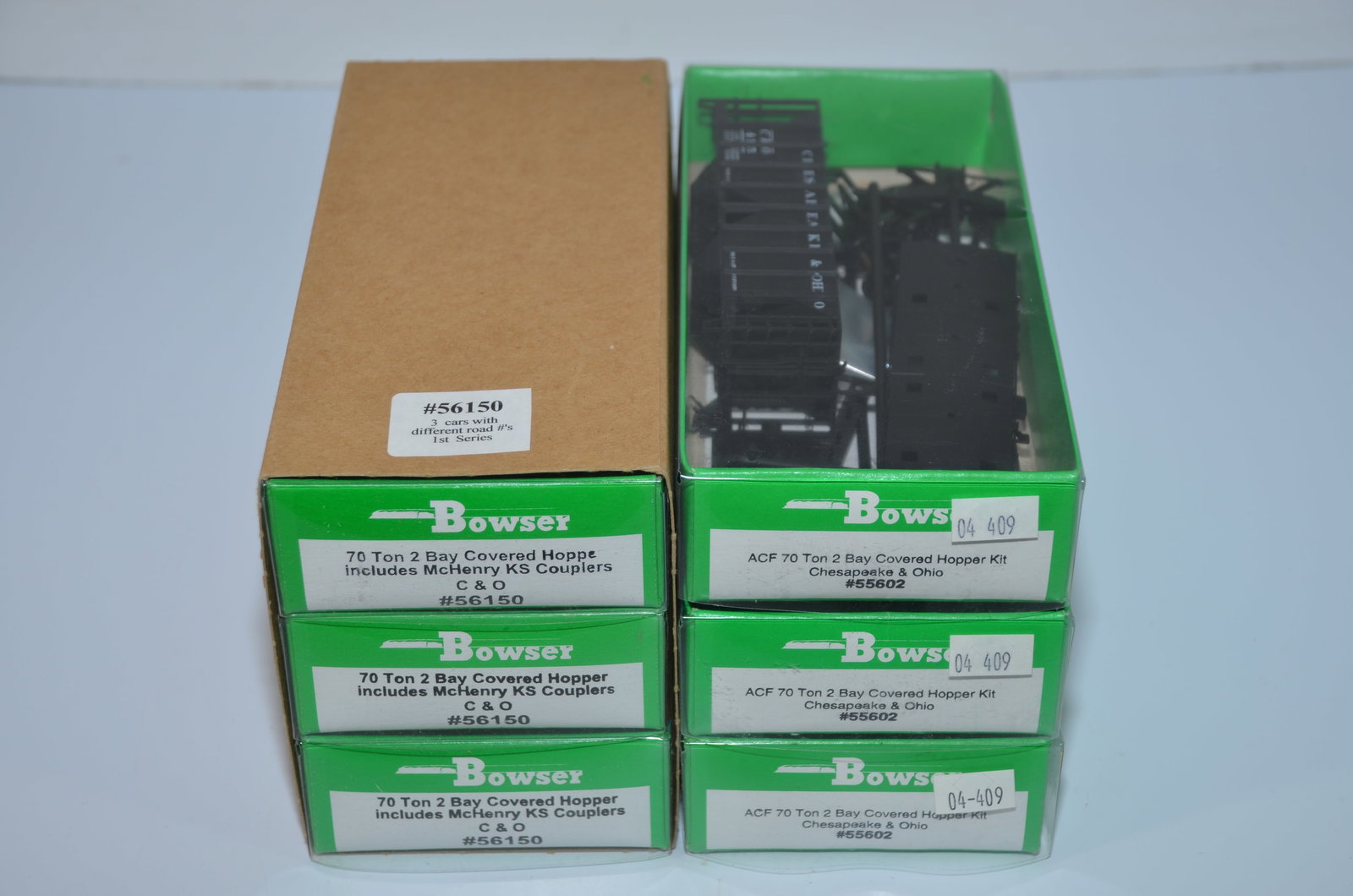 Chesapeake and Ohio RR 6-pack Bowser Covered Hopper Cars-HO Scale-New in Box (1 of 2)