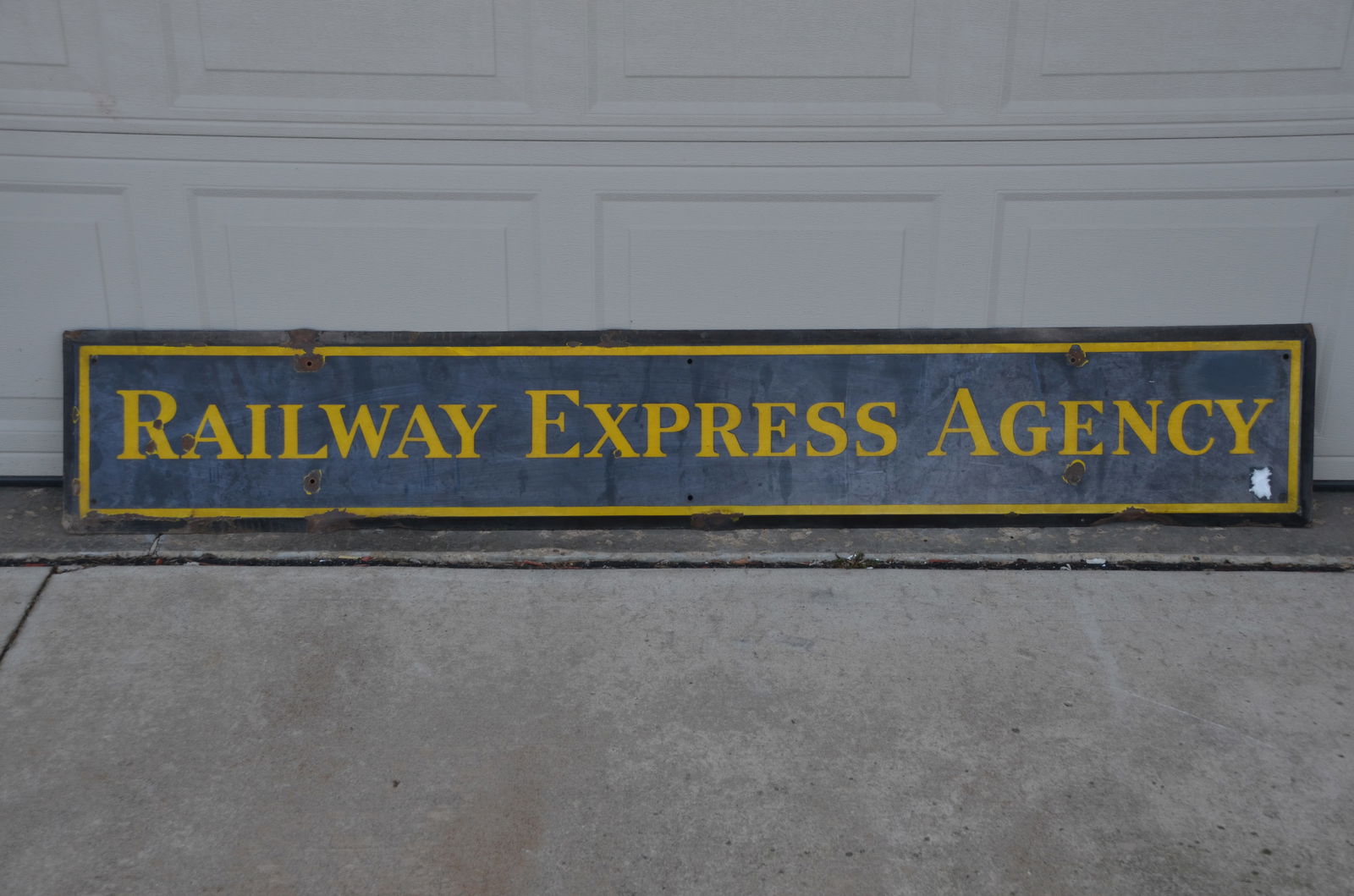Railway Express Agency Large Porcelain Sign (1 of 2)