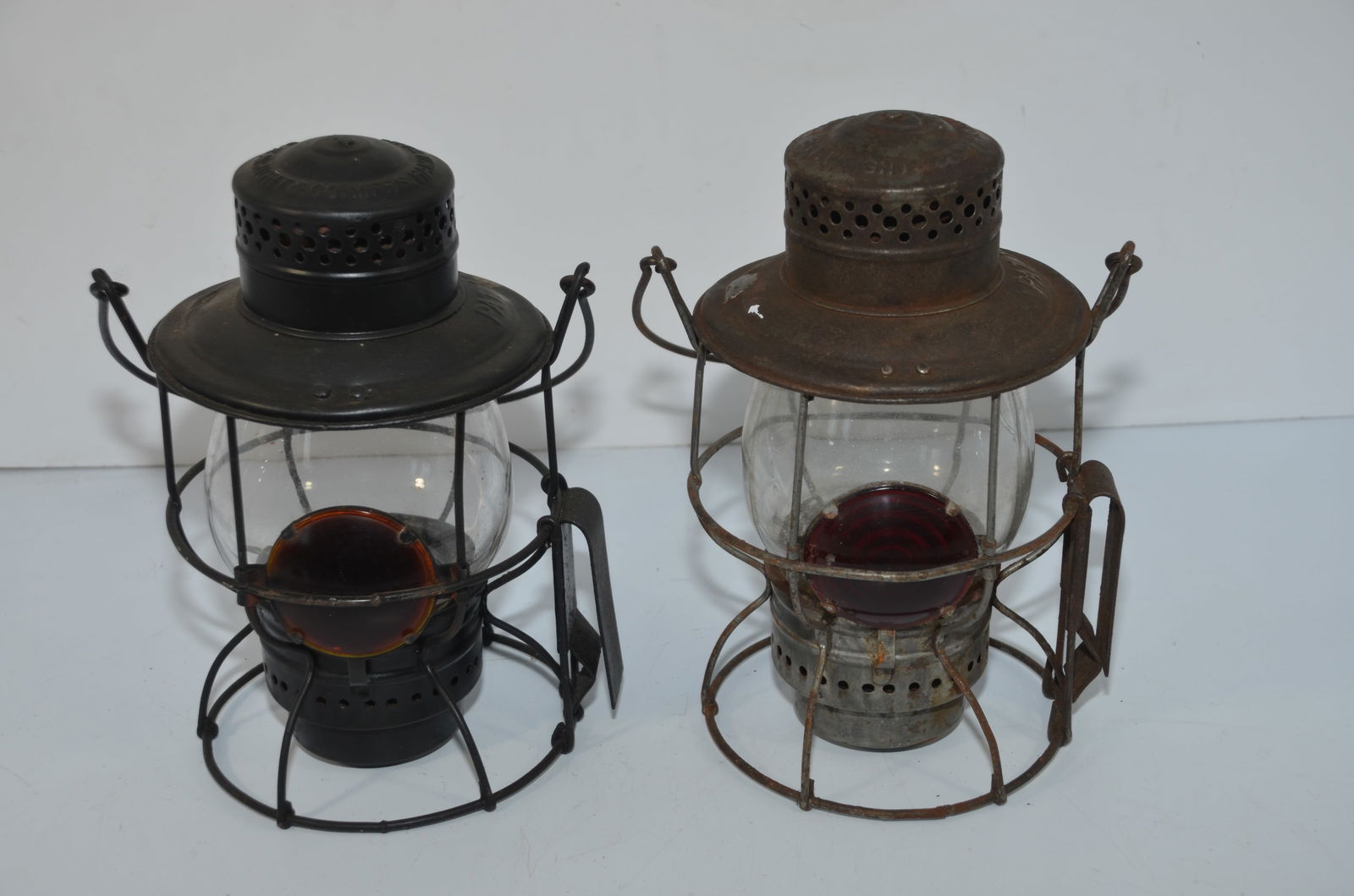 Two E.T. Wright Canadian National RR Caboose Rear Marker Lanterns (1 of 10)