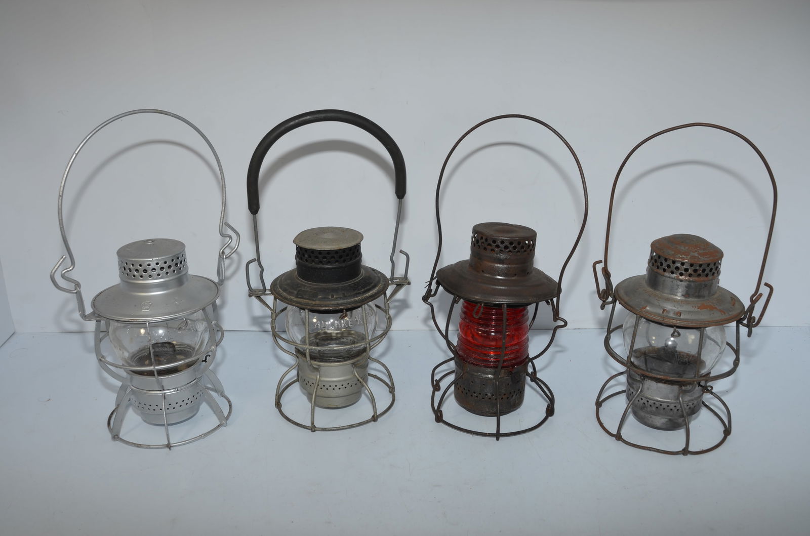 Four Pennsylvania RR Switchmans Lanterns (1 of 10)