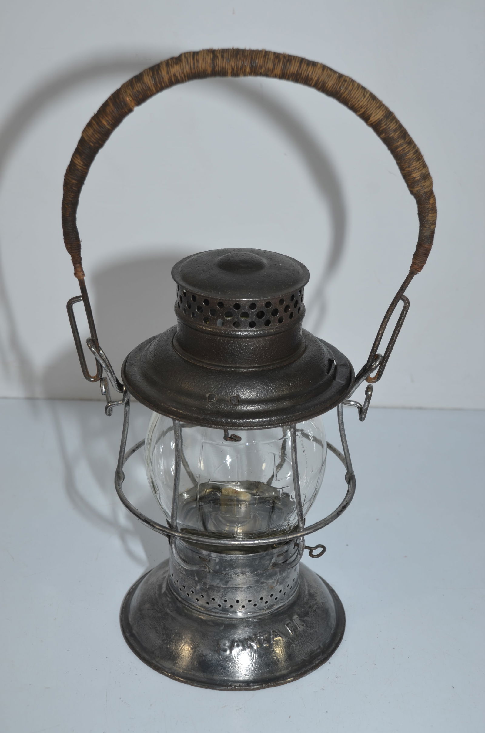 Santa Fe RR Adlake Cast Globe Bell Bottom Switchmans Lantern (1 of 8)