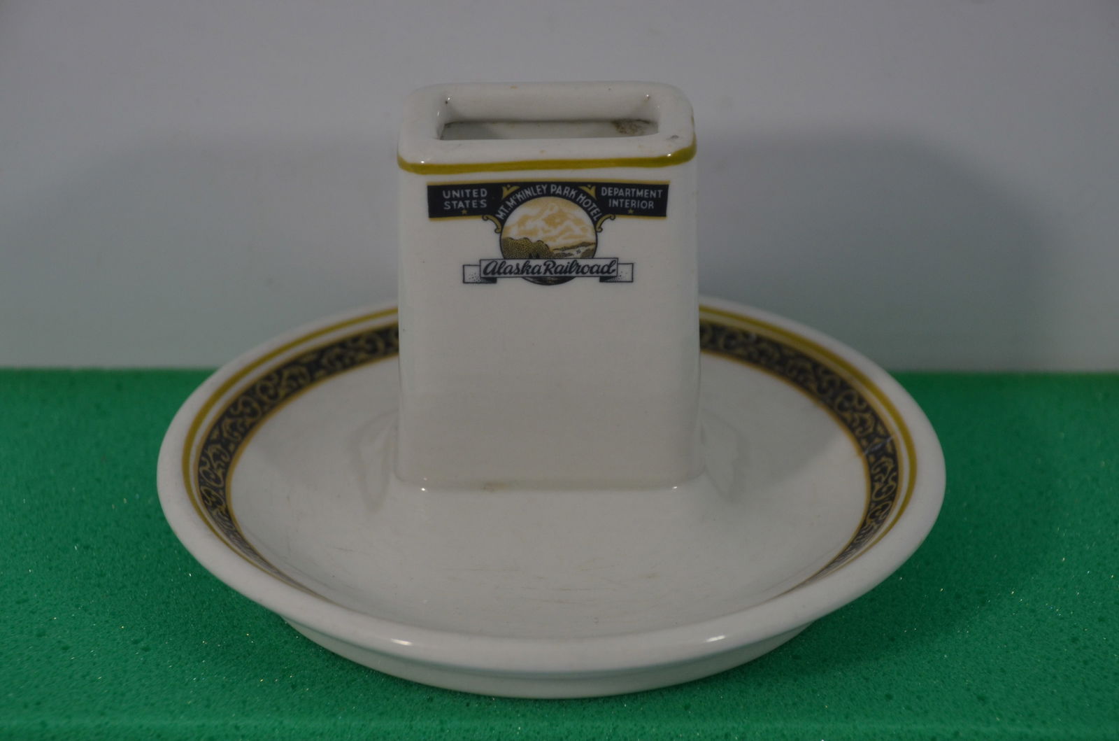 Alaska Railroad McKinley Pattern Match Holder/Ash Tray (1 of 3)