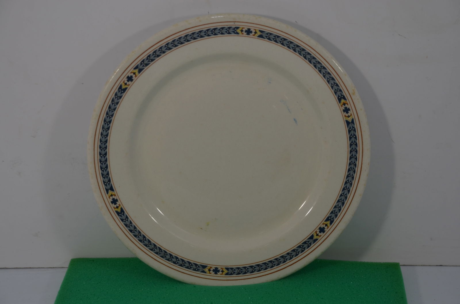 Pennsylvania RR Purple Laurel Pattern Dinner Plate (1 of 4)