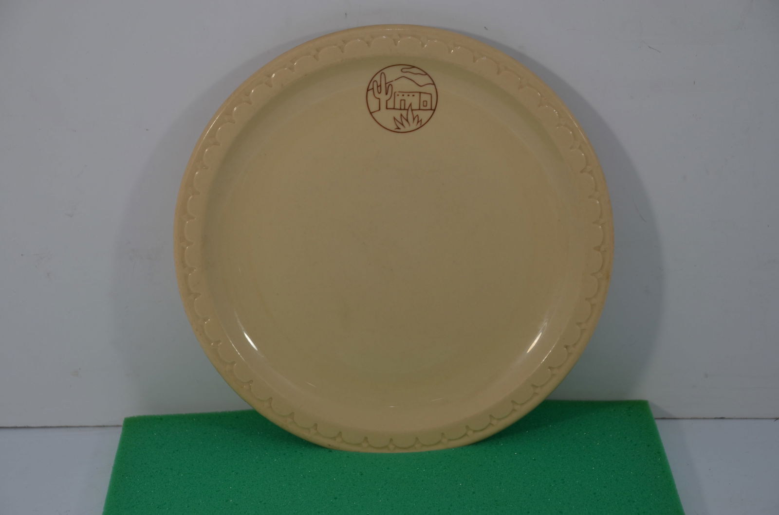 Santa Fe RR Adobe Pattern Dinner Plate (1 of 4)