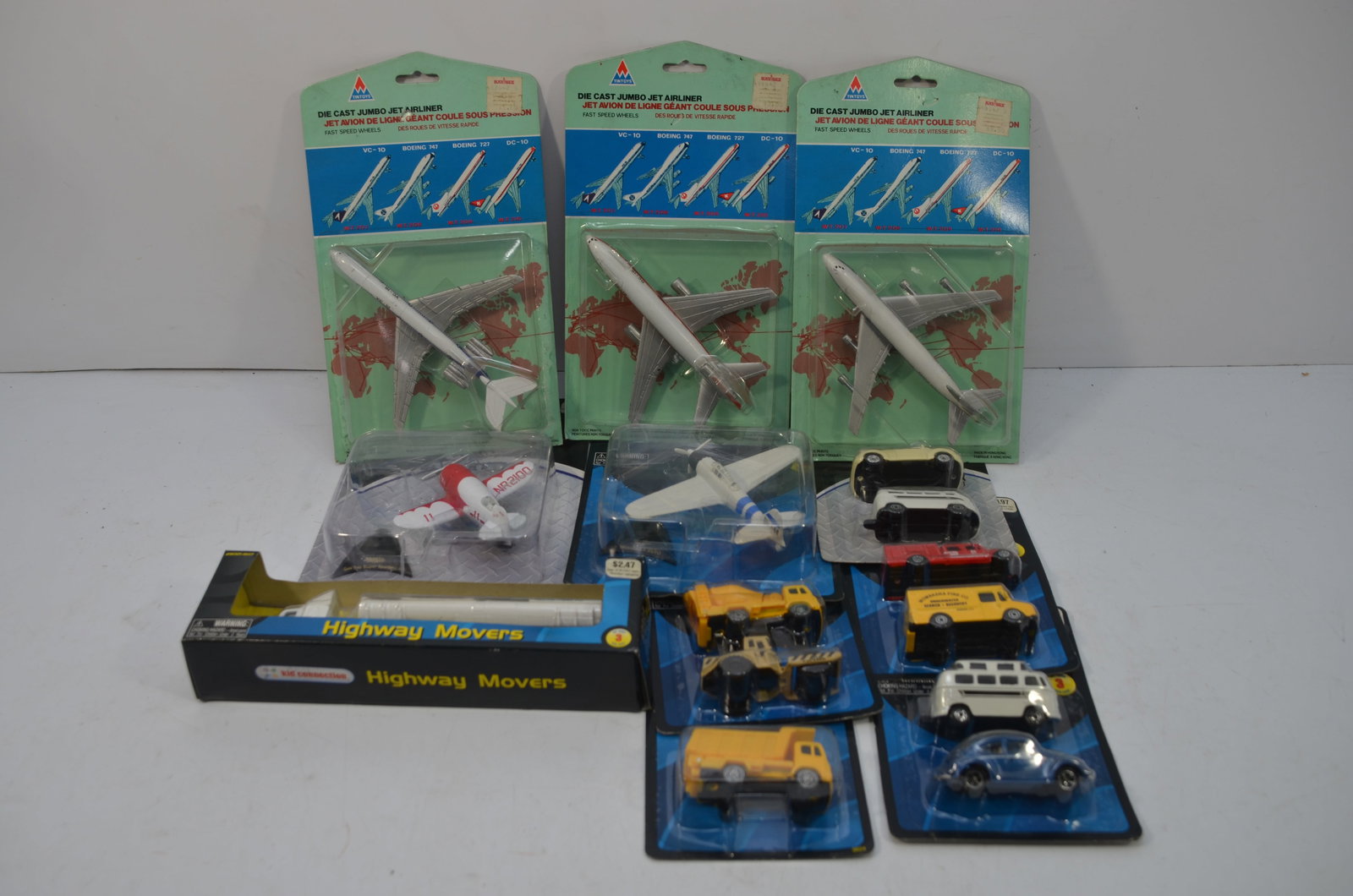 15 Assorted Die Cast Airplanes and Kind Connection Vehicles (1 of 3)