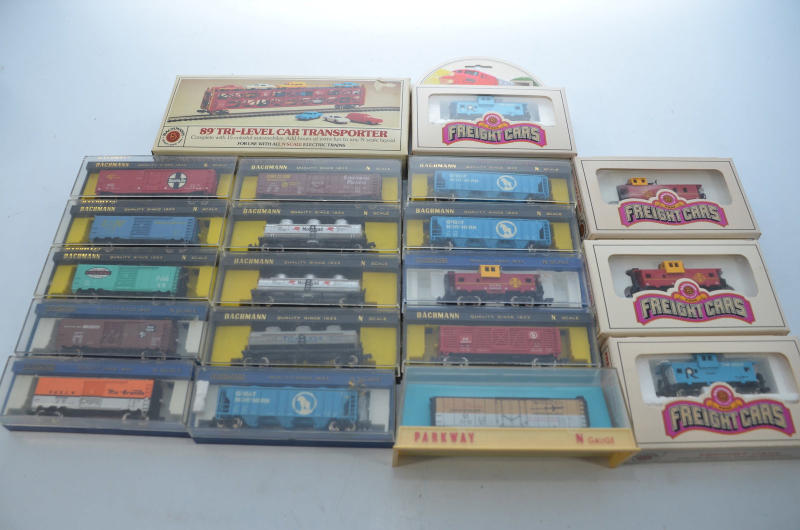 Twenty N Scale Bachmann Freight Cars-New in Box (1 of 5)