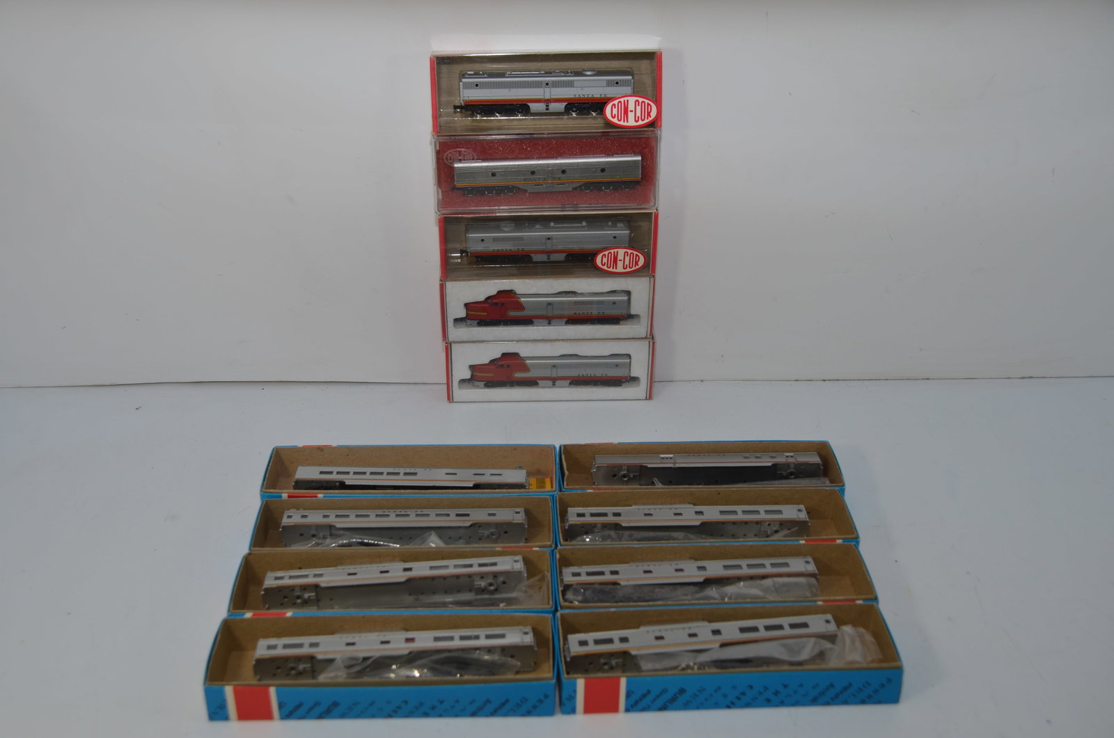 Santa Fe RR N Scale 13 Unit Passenger Train Set-Con Cor Models (1 of 4)