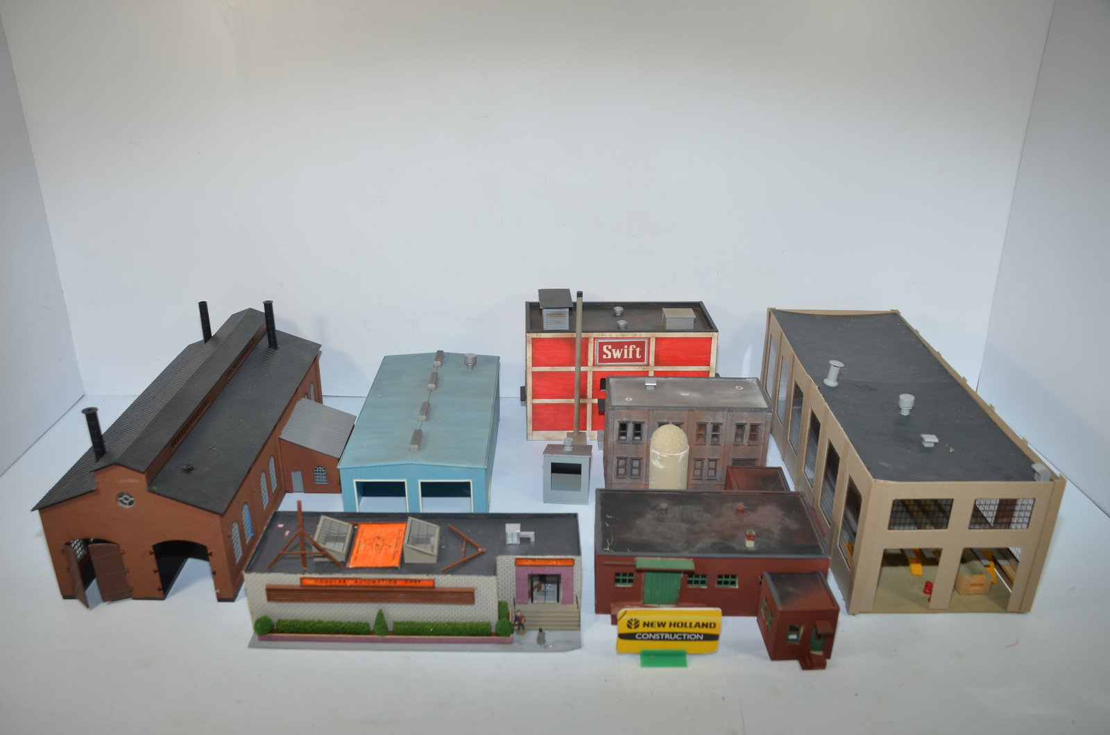 44 Mixed HO Scale Buildings (1 of 20)
