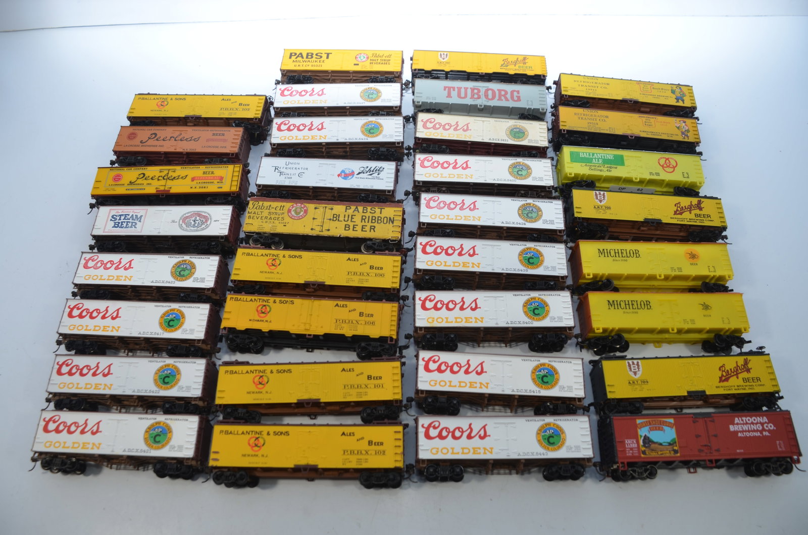 34 Mixed 40 Foot Beer Cars-HO Scale: These next lots come from a Michigan collector who recently passed away. He was a long-time, well-known collector of beer cars, and his widow consigned the entire collection to us. Many of these 40 fo